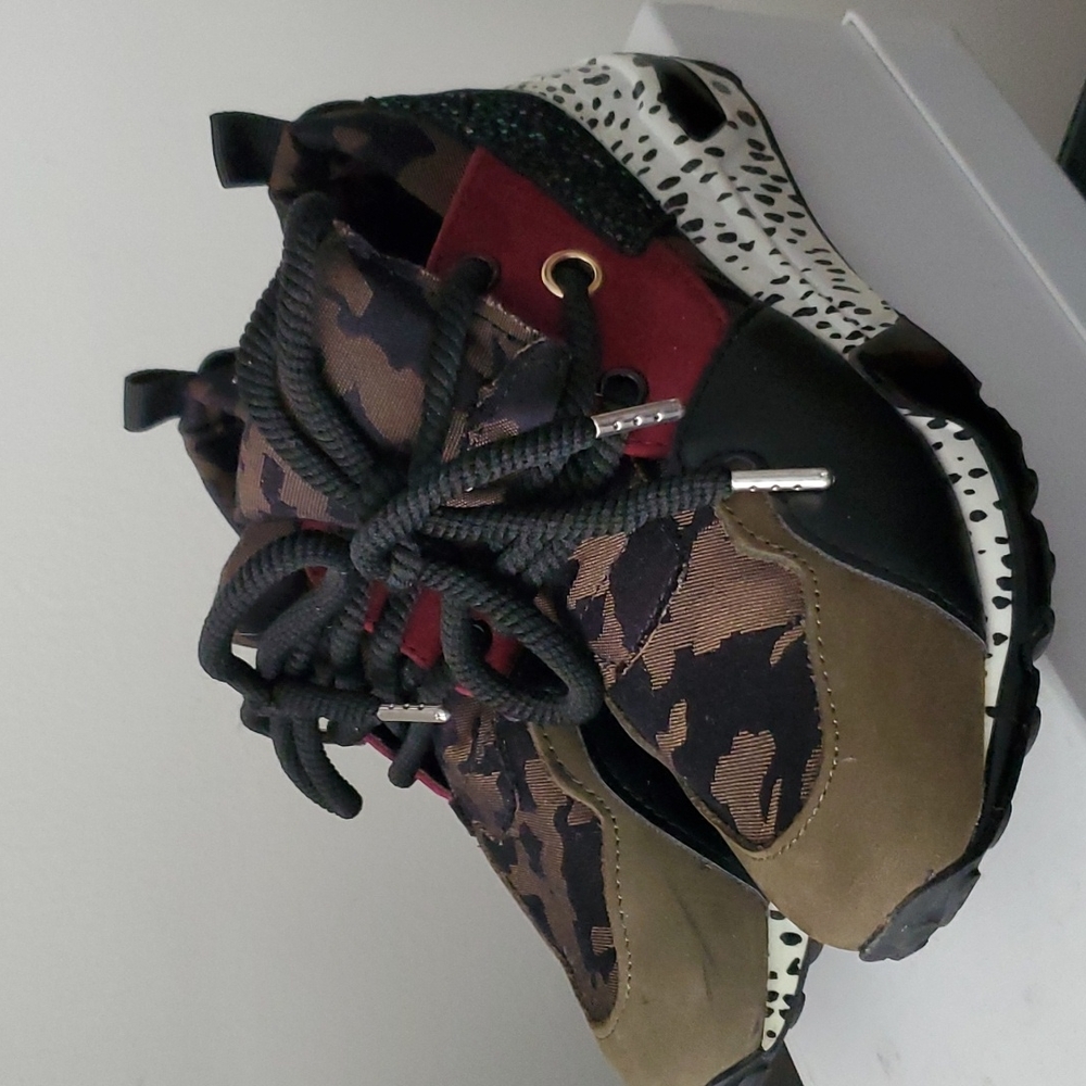 STEVE MADDEN Size 2